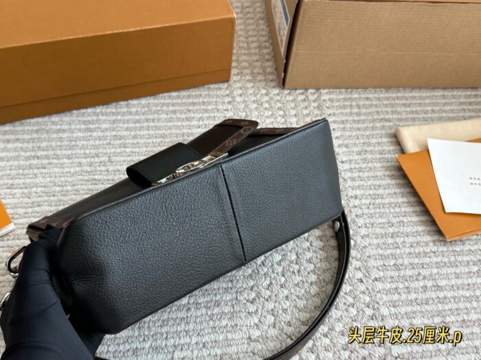 Louis Vuitton Dauphine Soft Handbag 2024 Spring/Summer Runway Style Cowhide Trim Monogram Soft Silhouette Unisex Comes With Gift Box - Image 5