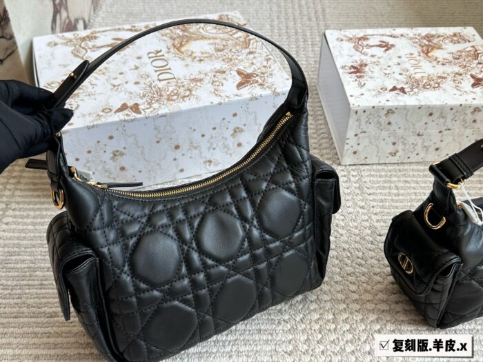 Dior'S New Lambskin Square Shaomai Bag Ample Capacity For Everyday Outings - Image 2