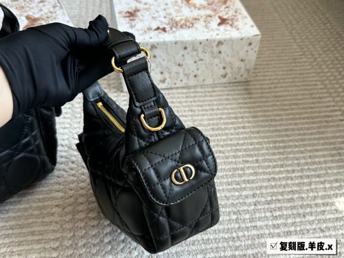 Dior'S New Lambskin Square Shaomai Bag Ample Capacity For Everyday Outings - Image 4