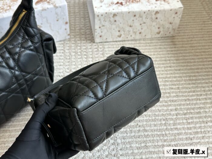 Dior'S New Lambskin Square Shaomai Bag Ample Capacity For Everyday Outings - Image 8