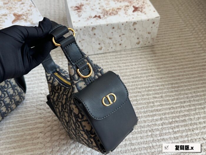Dior'S New Shao Mai Bag Square And Dainty Sufficient Capacity For Daily Use - Image 4
