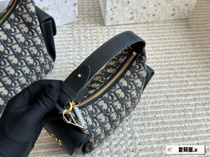 Dior'S New Shao Mai Bag Square And Dainty Sufficient Capacity For Daily Use - Image 6