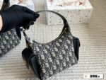 Dior'S New Shao Mai Bag Square And Dainty Sufficient Capacity For Daily Use - Image 7