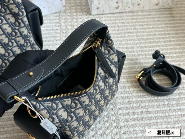 Dior'S New Shao Mai Bag Square And Dainty Sufficient Capacity For Daily Use - Image 8