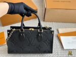 Louis Vuitton Onthego East West – The Perfect Little Bag For Petite Frames - Image 4