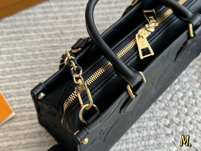 Louis Vuitton Onthego East West – The Perfect Little Bag For Petite Frames - Image 8
