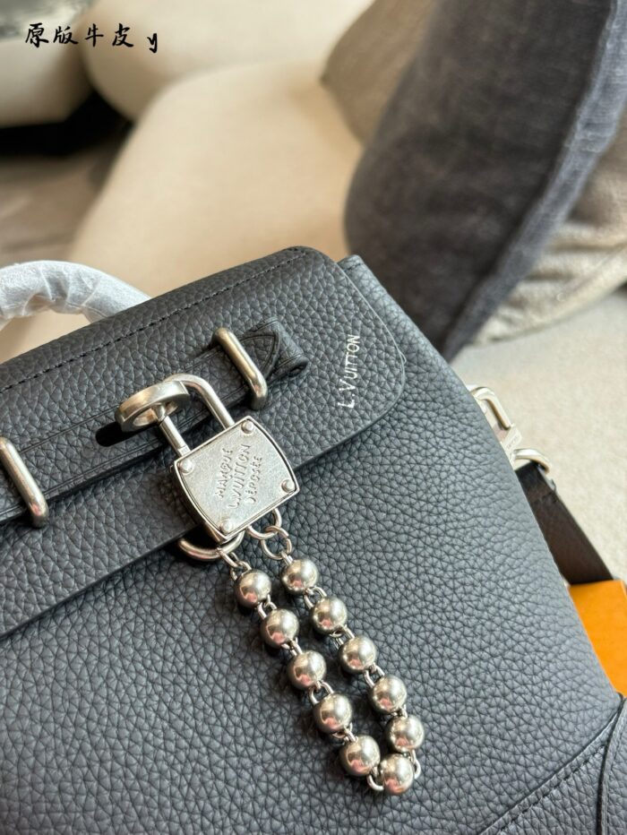 Louis Vuitton Steamer 15 Handbag Pharrell Williams Collaboration Colorado Grained Calfskin Conveniently Portable - Image 4