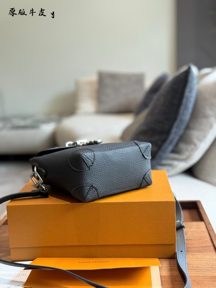 Louis Vuitton Steamer 15 Handbag Pharrell Williams Collaboration Colorado Grained Calfskin Conveniently Portable - Image 5