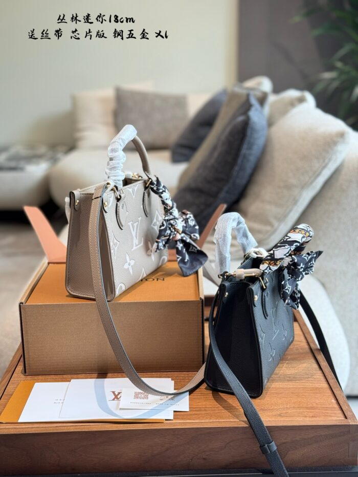 Louis Vuitton Jungle Collection Onthegomini Tote Luxurious Embossed Gradient Colour Large Logo Handheld Or Shoulder-Carried Resistant To Deformation - Image 5