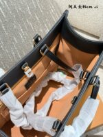 Louis Vuitton Onthego Grey Grained Calfskin Tote Bag - Extra Large Capacity - Enlarged Monogram - Image 4