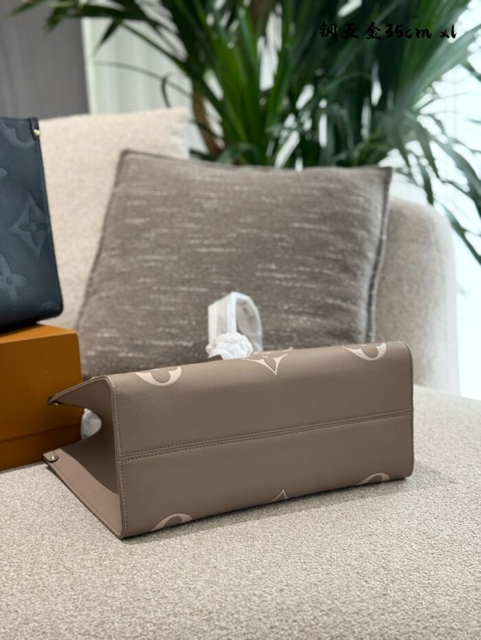 Louis Vuitton Onthego Grey Grained Calfskin Tote Bag - Extra Large Capacity - Enlarged Monogram - Image 9