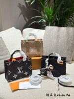 Louis Vuitton Jungle Collection Onthego Tote Luxurious Embossed Gradient Colour Large Logo Handheld/Shoulder Strap Resistant To Deformation
