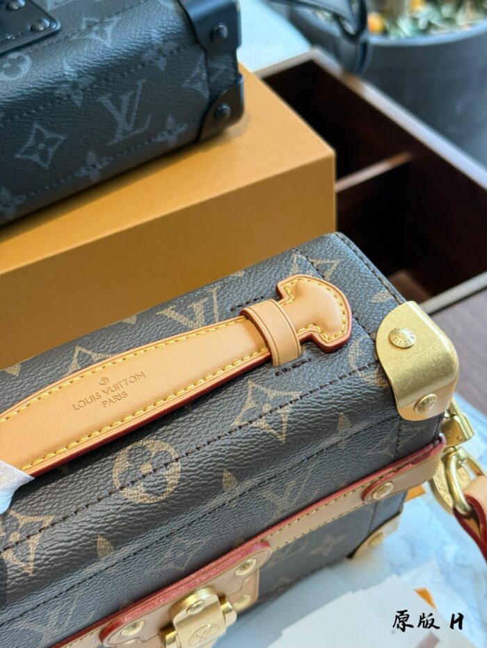 Louis Vuitton Soultrunk New Men'S Soft Box Bag Handheld Or Crossbody Detachable And Adjustable Shoulder Strap Versatile For Daily Commuting - Image 6