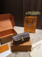 Louis Vuitton Pochette Camille Underarm Bag Practical Capacity Spot-On Aesthetic - Image 2