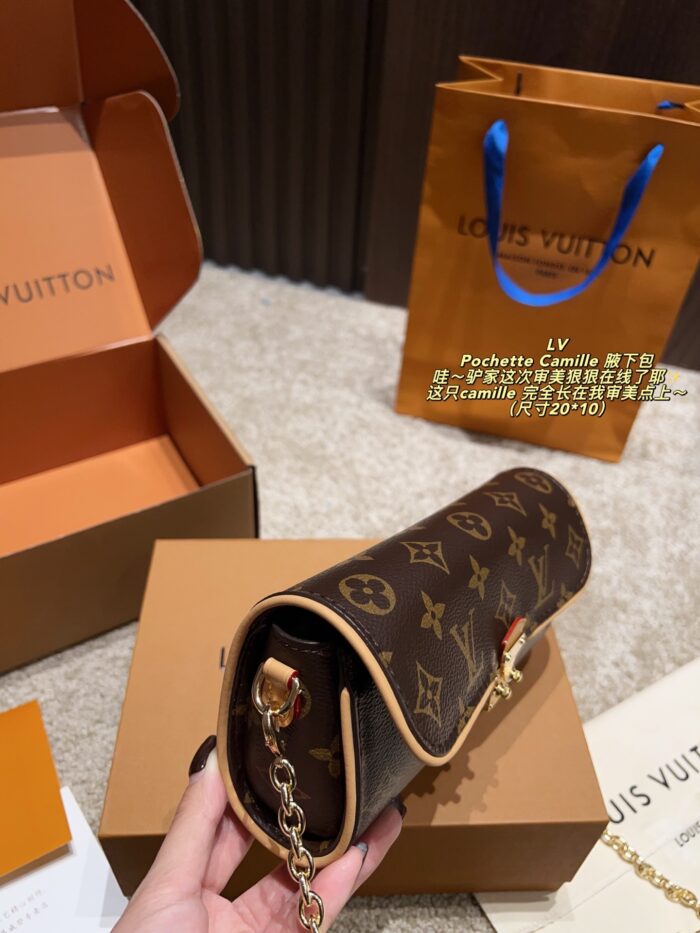 Louis Vuitton Pochette Camille Underarm Bag Practical Capacity Spot-On Aesthetic - Image 4