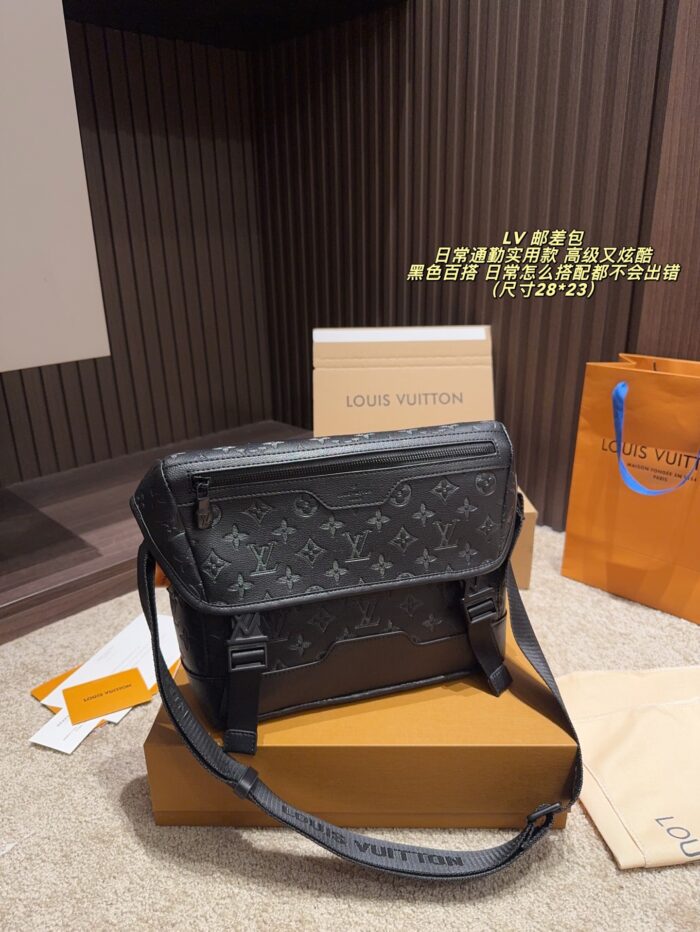 Louis Vuitton Messenger Bag Magnetic Closure Adjustable Shoulder Strap Commuter-Friendly Versatile Lightweight - Image 1