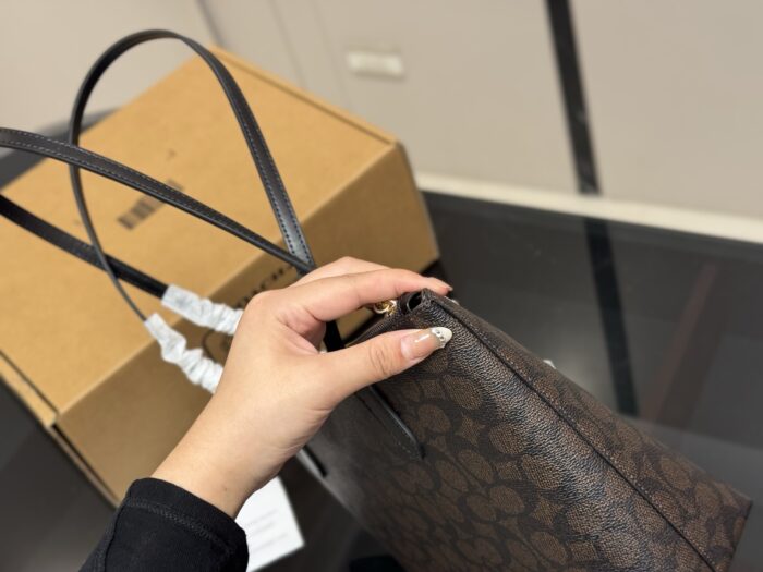 Coach Fiona Zip Tote Small Tote Bag - Image 7