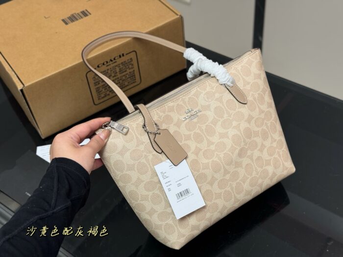 Coach Fiona Zip Tote Small Tote Bag - Image 2