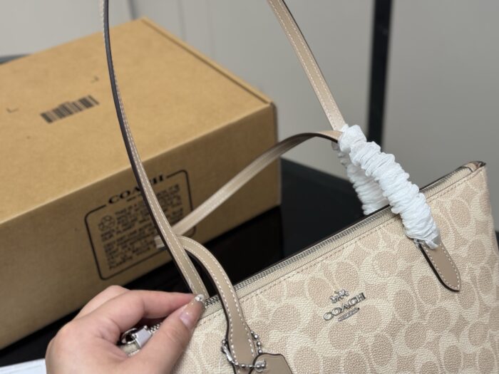 Coach Fiona Zip Tote Small Tote Bag - Image 3