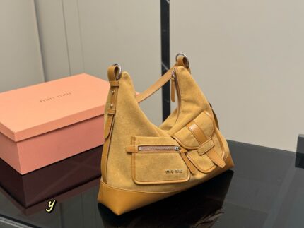 Miu Miu New Hobo Lunchbox Bag Includes Surf Rope Casual And Versatile Excellent Capacity