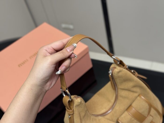 Miu Miu New Hobo Lunchbox Bag Includes Surf Rope Casual And Versatile Excellent Capacity - Image 3