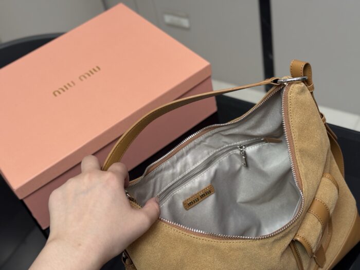 Miu Miu New Hobo Lunchbox Bag Includes Surf Rope Casual And Versatile Excellent Capacity - Image 4