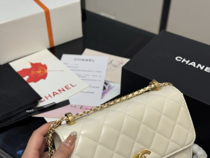 Chanel Double Ball Fortune Woc Diamond Quilted Chain Bag Features Hidden Pocket Superb Quality - Image 3