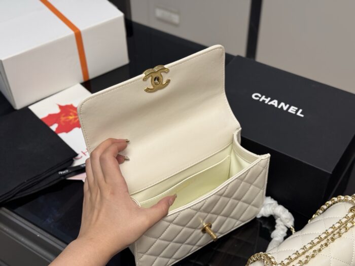 Chanel Double Ball Fortune Woc Diamond Quilted Chain Bag Features Hidden Pocket Superb Quality - Image 4