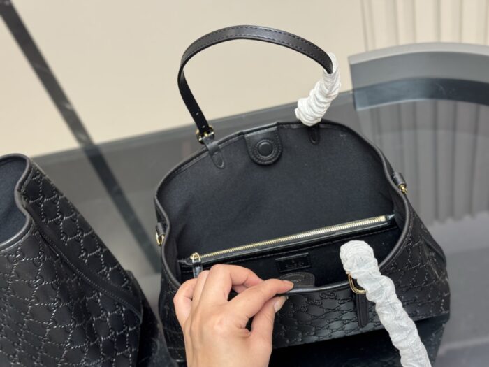 Gucci New Arrival Tote Gg Embossed Handheld Shoulder Tote Bag - Image 4