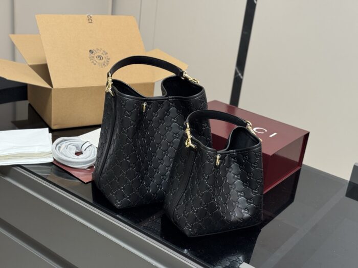 Gucci Classic Bucket Bag - The Ultimate Street-Style Staple - Image 10