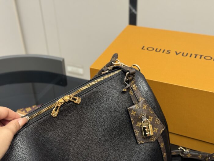 Louis Vuitton Express Collection Vintage-Inspired Commuter Bag Lightweight Shoulder/Crossbody Bag - Image 3