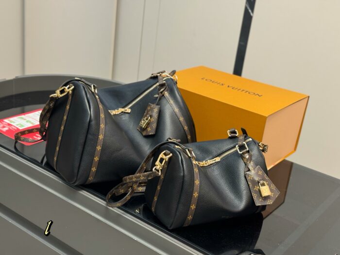 Louis Vuitton Express Collection Vintage-Inspired Commuter Bag Lightweight Shoulder/Crossbody Bag - Image 9