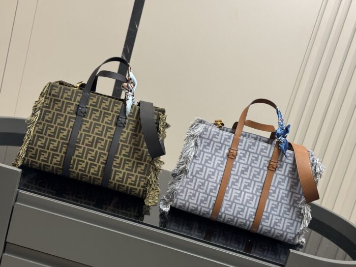 Fendi Baguette Tote Bag Fringe Detailing Generous Capacity Effortlessly Street-Chic - Image 2