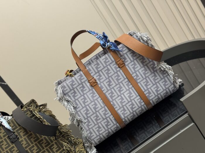 Fendi Baguette Tote Bag Fringe Detailing Generous Capacity Effortlessly Street-Chic - Image 9