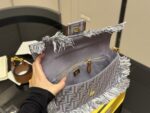 Fendi Baguette Shoulder/Underarm Bag Effortlessly Street Style - Image 3