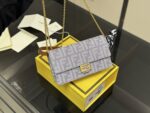 Fendi Multi-Functional Chain Bag Comfortable And Refined Simple And Elegant Elegant For The Commute - Image 3