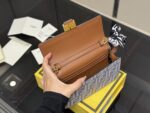 Fendi Multi-Functional Chain Bag Comfortable And Refined Simple And Elegant Elegant For The Commute - Image 4