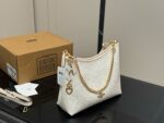 Coach Laurel Hobo Bag With Dual Straps For Versatile Carrying, Featuring Zipped Side Pocket - Image 13