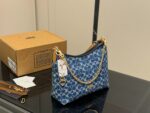 Coach Laurel Hobo Bag With Dual Straps For Versatile Carrying, Featuring Zipped Side Pocket - Image 15