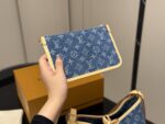 Louis Vuitton Carryall Bow With Coin Purse Included Adorable & Casual Exceptional Value - Image 3