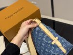 Louis Vuitton Carryall Bow With Coin Purse Included Adorable & Casual Exceptional Value - Image 7