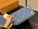 Louis Vuitton Carryall Bow With Coin Purse Included Adorable & Casual Exceptional Value - Image 9