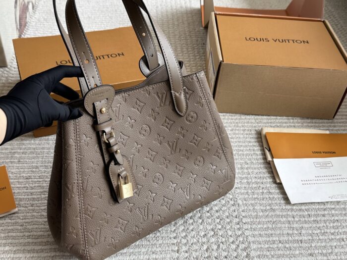 Louis Vuitton Convertible Tote With Box - Reissue Edition Can Be Carried By Hand Or Underarm Multiple Carrying Options - Image 11