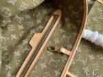 Louis Vuitton Neverfull Tote Bag With Large Capacity, Striped Lining And Detachable Mini Bag, Complete With Gift Box - Image 8