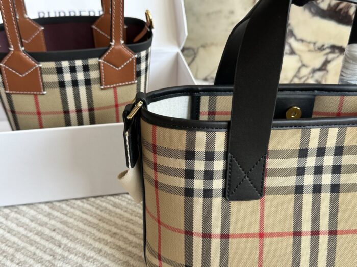 Burberry Commuter Tote Bag Nylon Fabric Brand Lettering Logo Lightweight And Practical - Image 2