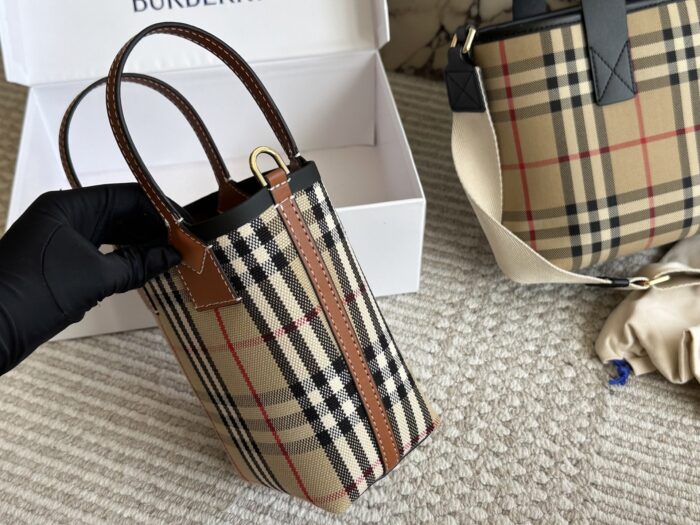 Burberry Classic Check Bucket Bag/Shopping Basket - Image 3