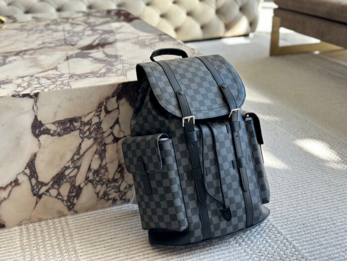 Louis Vuitton 20Ss Backpack Premium Imported Authentic Fabric Ultra-High-Definition Metal Logo Dedicated Lining Exquisite Craftsmanship - Image 4