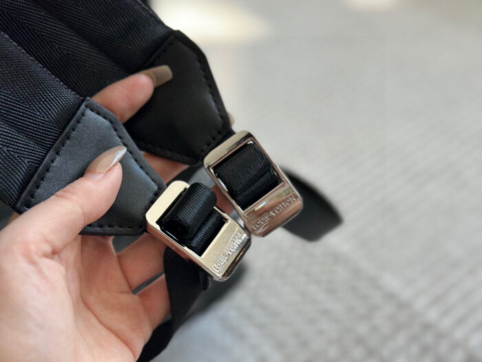 Louis Vuitton 20Ss Backpack Premium Imported Authentic Fabric Ultra-High-Definition Metal Logo Dedicated Lining Exquisite Craftsmanship - Image 8