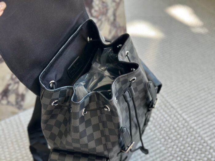 Louis Vuitton 20Ss Backpack Premium Imported Authentic Fabric Ultra-High-Definition Metal Logo Dedicated Lining Exquisite Craftsmanship - Image 9