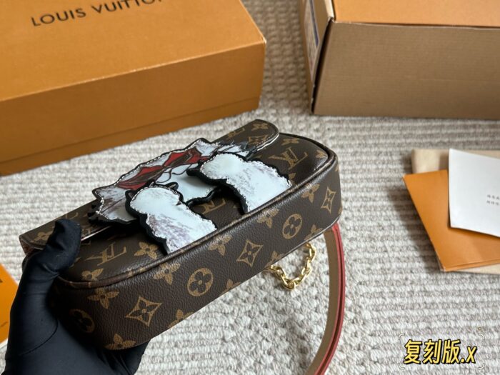 Louis Vuitton Ivy Woc Double Chain Mahjong Bag Crossbody, Shoulder Or Handheld Carry Built-In Card Slots Cat Charm Detail - Image 8